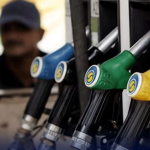 Fuel Prices Surge in Pakistan Despite Fall in Global Oil Prices